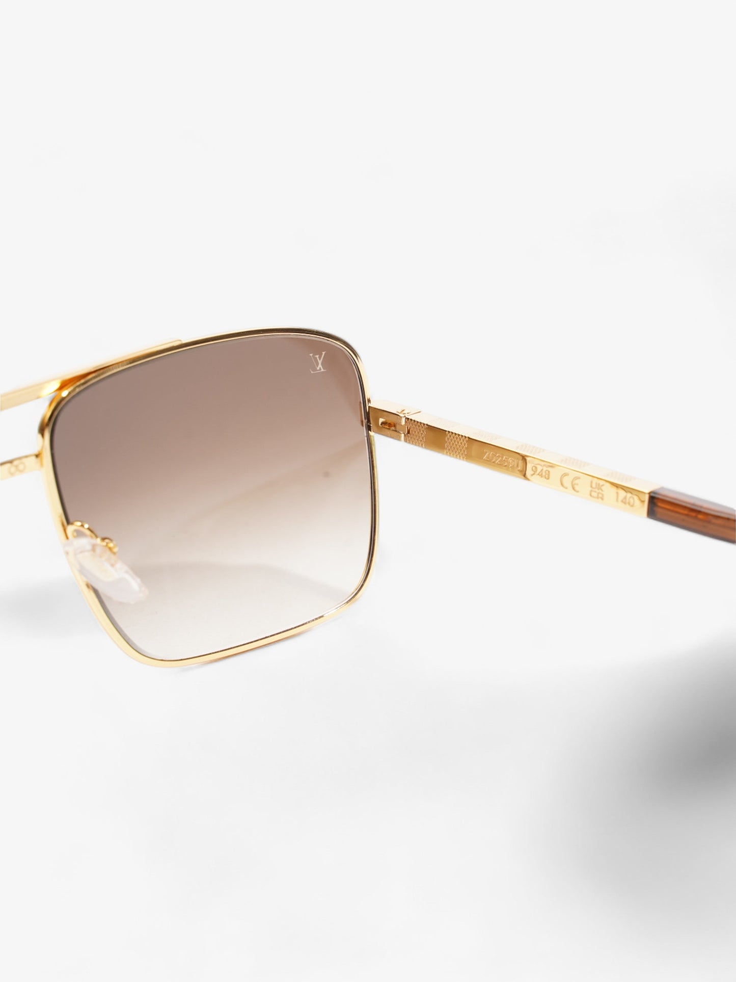 Louis Vuitton Attitude Sunglasses Gold / Brown Base Metal 140mm