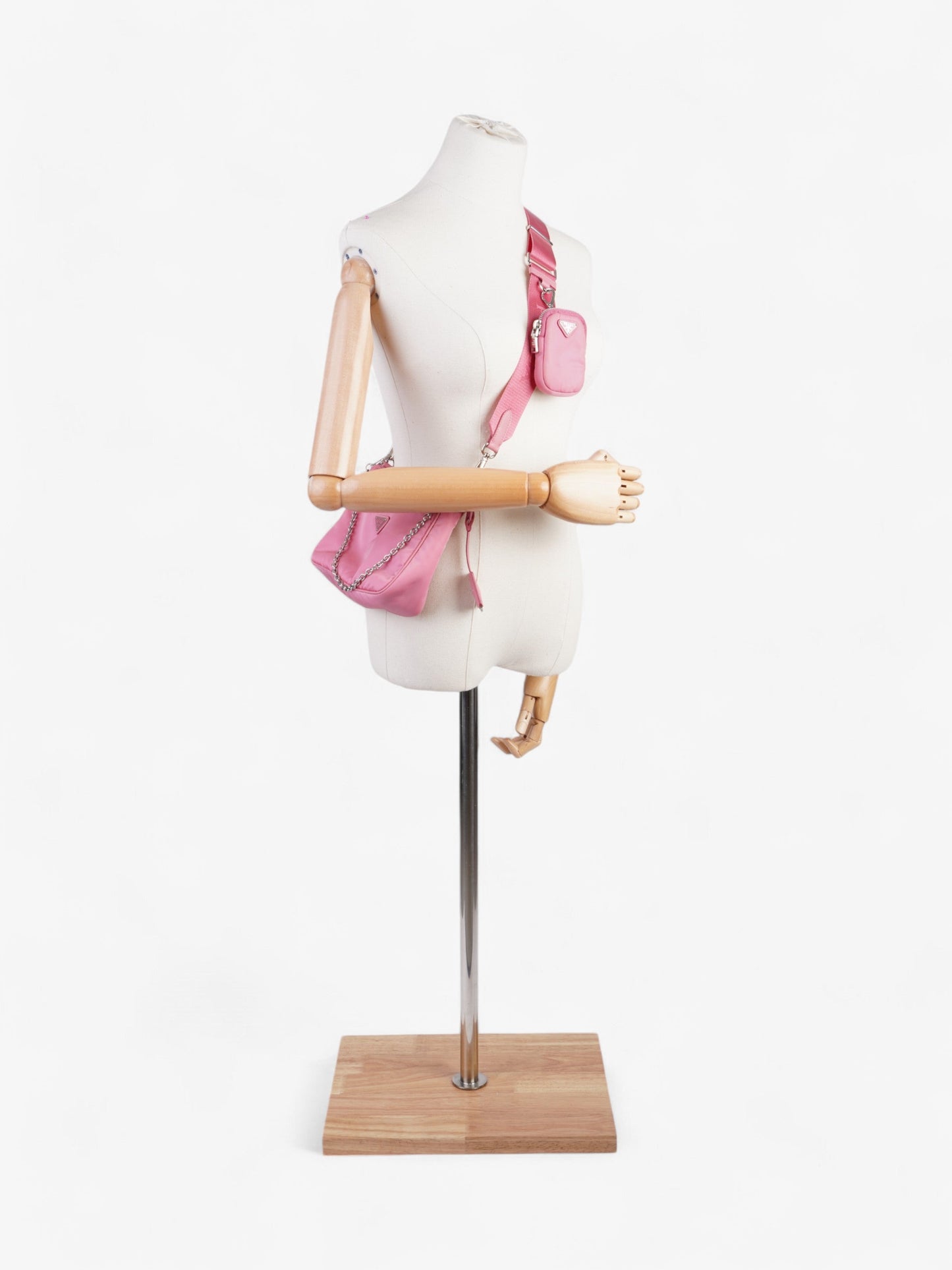Prada Re-Edition 2005 Pink Nylon
