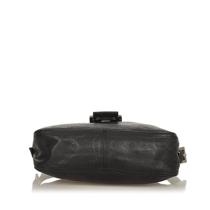 Fendi Leather Baguette (SHG-26236)