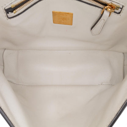 Fendi Zucca Embossed Chain Midi Baguette (SHG-TwWttm)