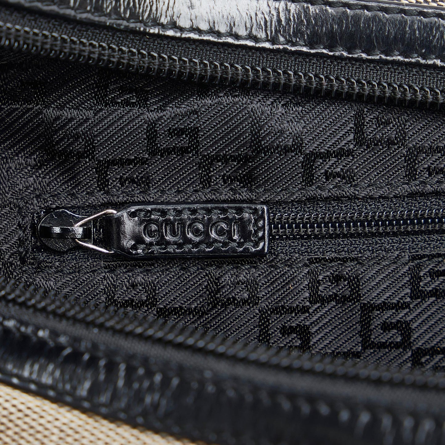 Gucci Canvas Shoulder Bag (SHG-1EBc7a)