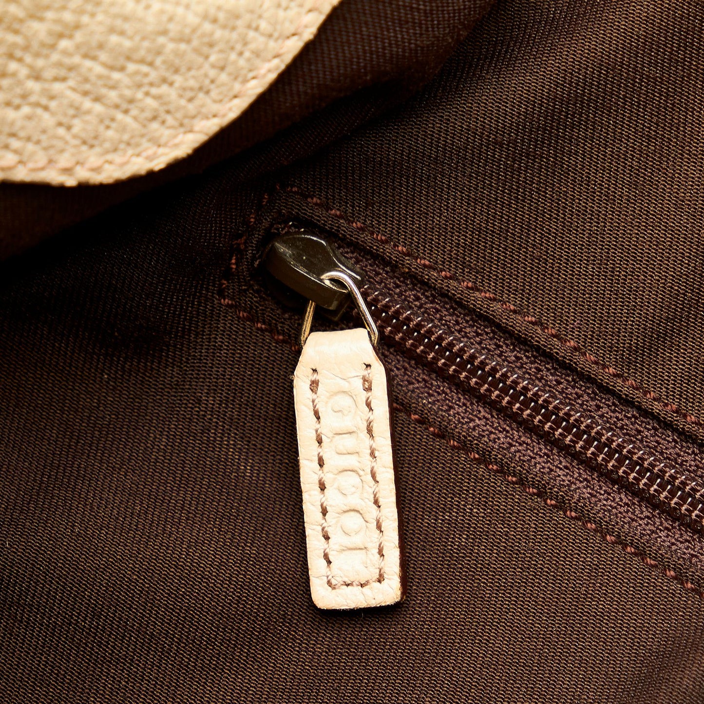 Gucci Eclipse GG Shoulder Bag (SHG-BXqPyQ)