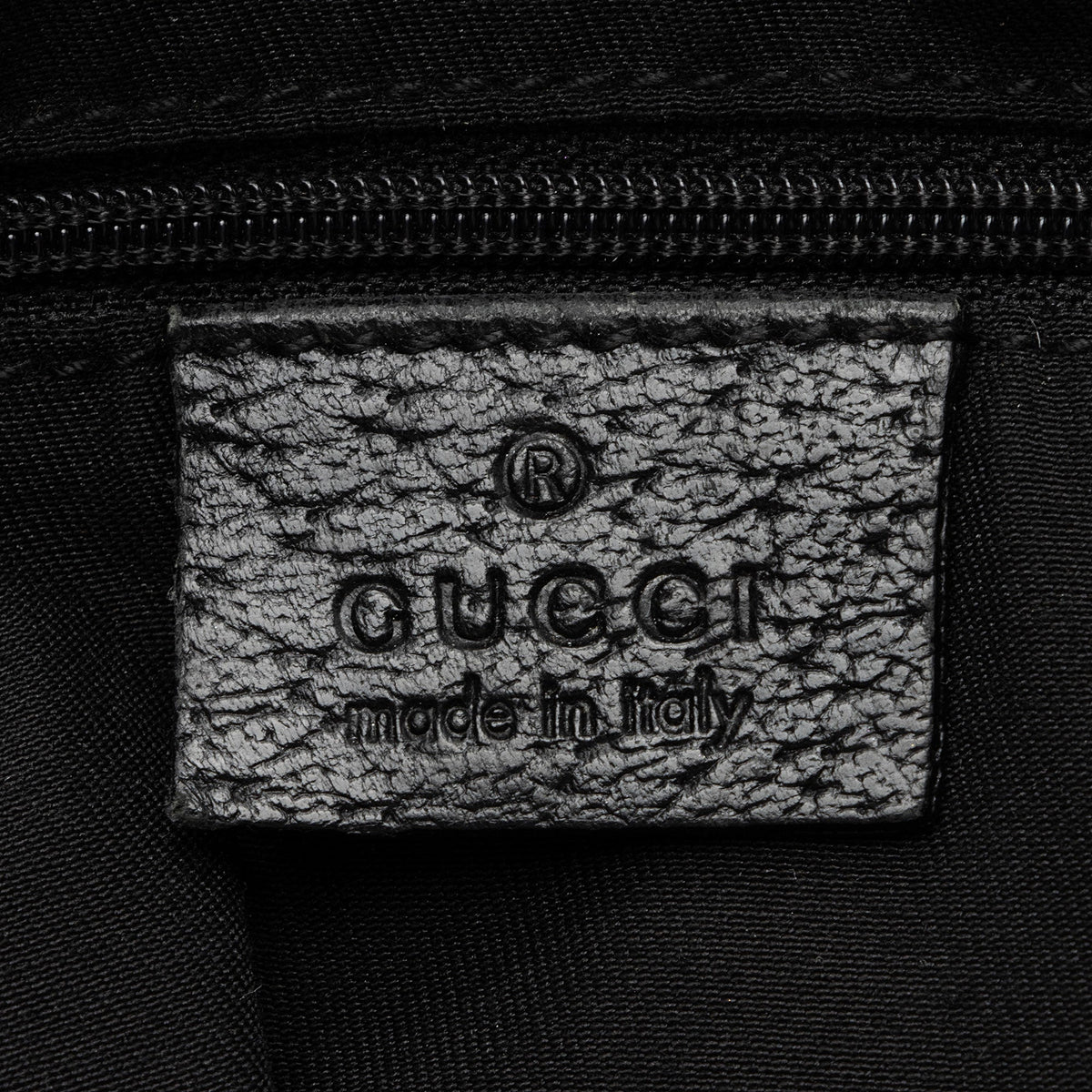 Gucci GG Canvas Abbey Medium Shoulder Bag (SHF-ZLaHNZ)