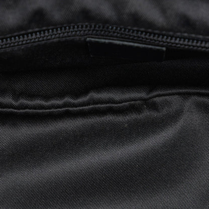 Gucci GG Canvas Belt Bag (SHG-Umgtg5)