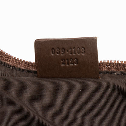 Gucci GG Canvas Classic Pochette (SHF-yWvmJf)