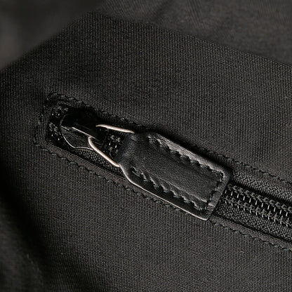 Gucci GG Canvas Crossbody Bag (SHG-RJZg7R)