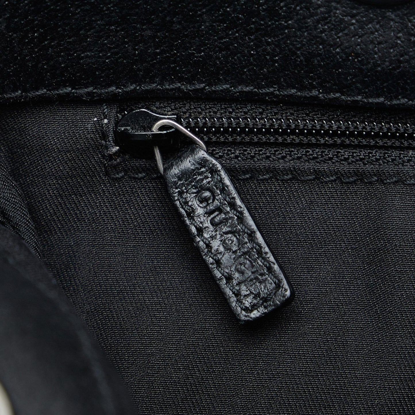 Gucci GG Canvas Eclipse Tote (SHG-Uv4jl1)