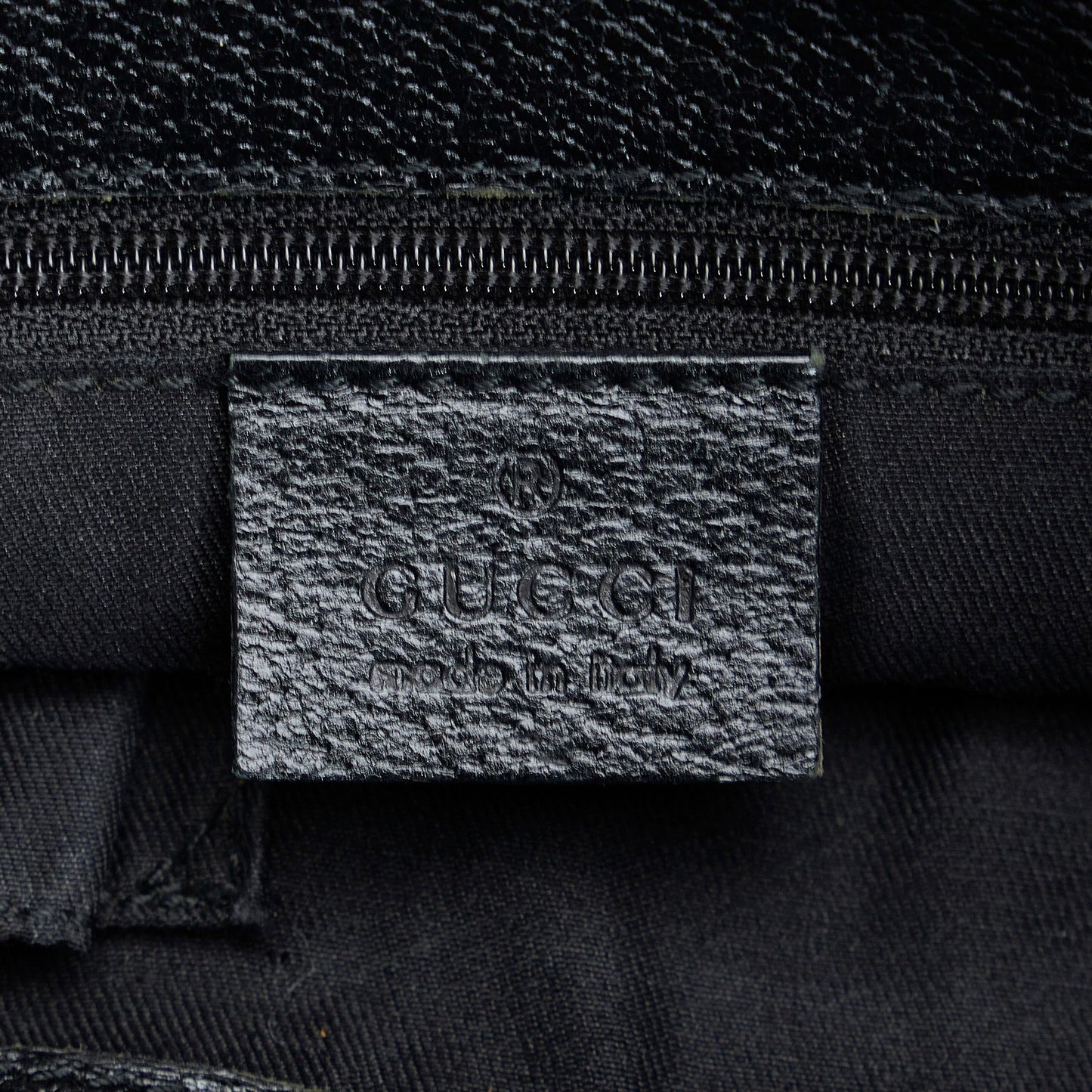 Gucci GG Canvas Eclipse Tote (SHG-B9ui4j)