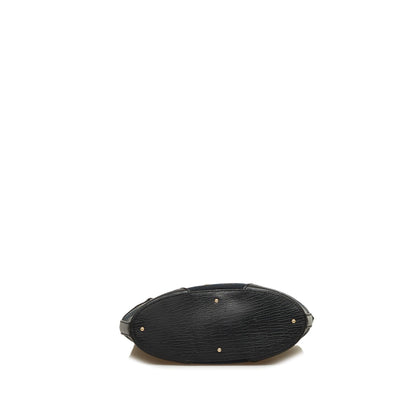 Gucci GG Canvas Hasler Shoulder Bag (SHG-BpgfrA)