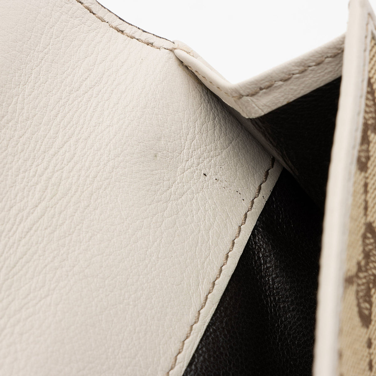 Gucci GG Canvas Heart Script Continental Wallet (SHF-6kTDdx)