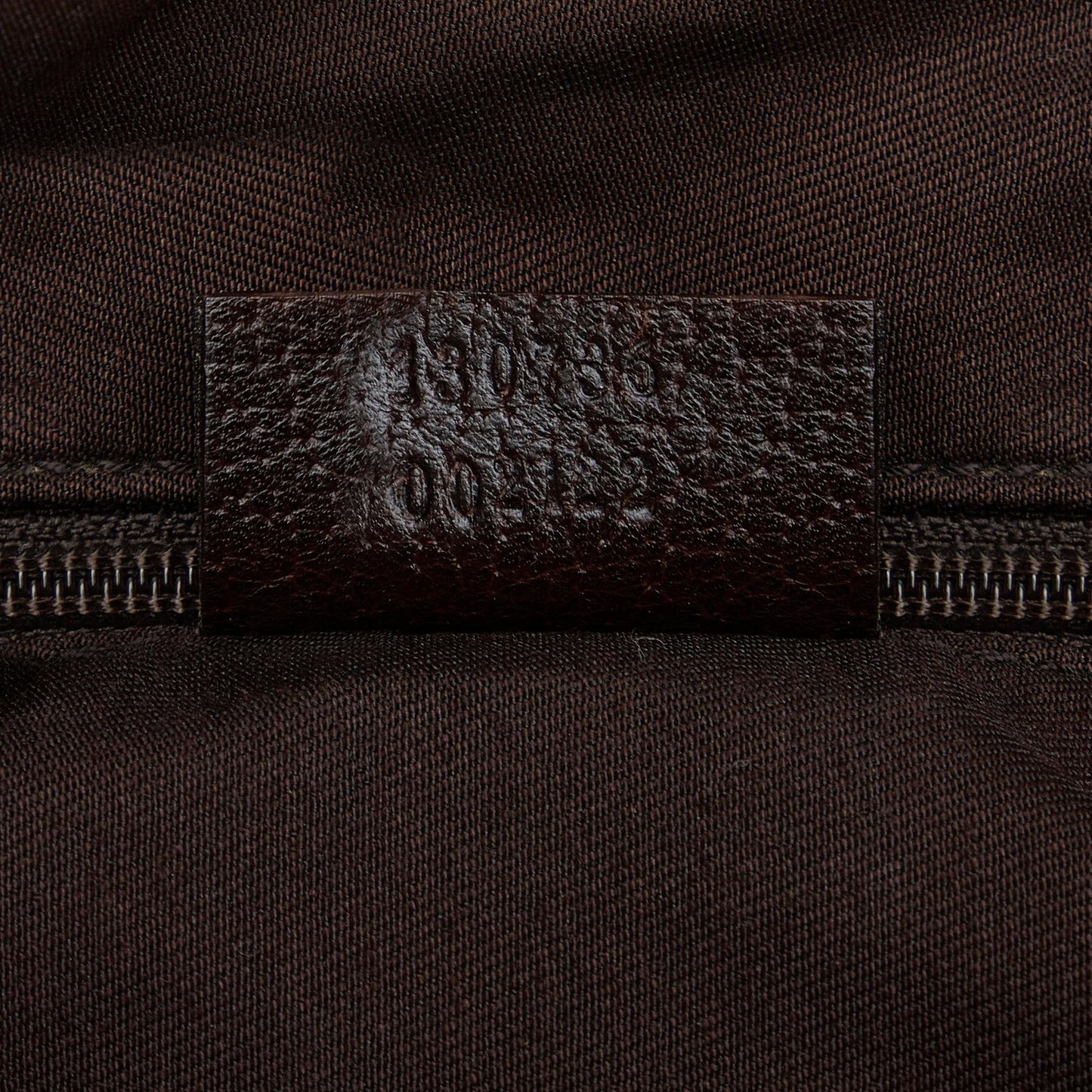 Gucci GG Canvas Pelham Shoulder Bag (SHG-QpnTdN)