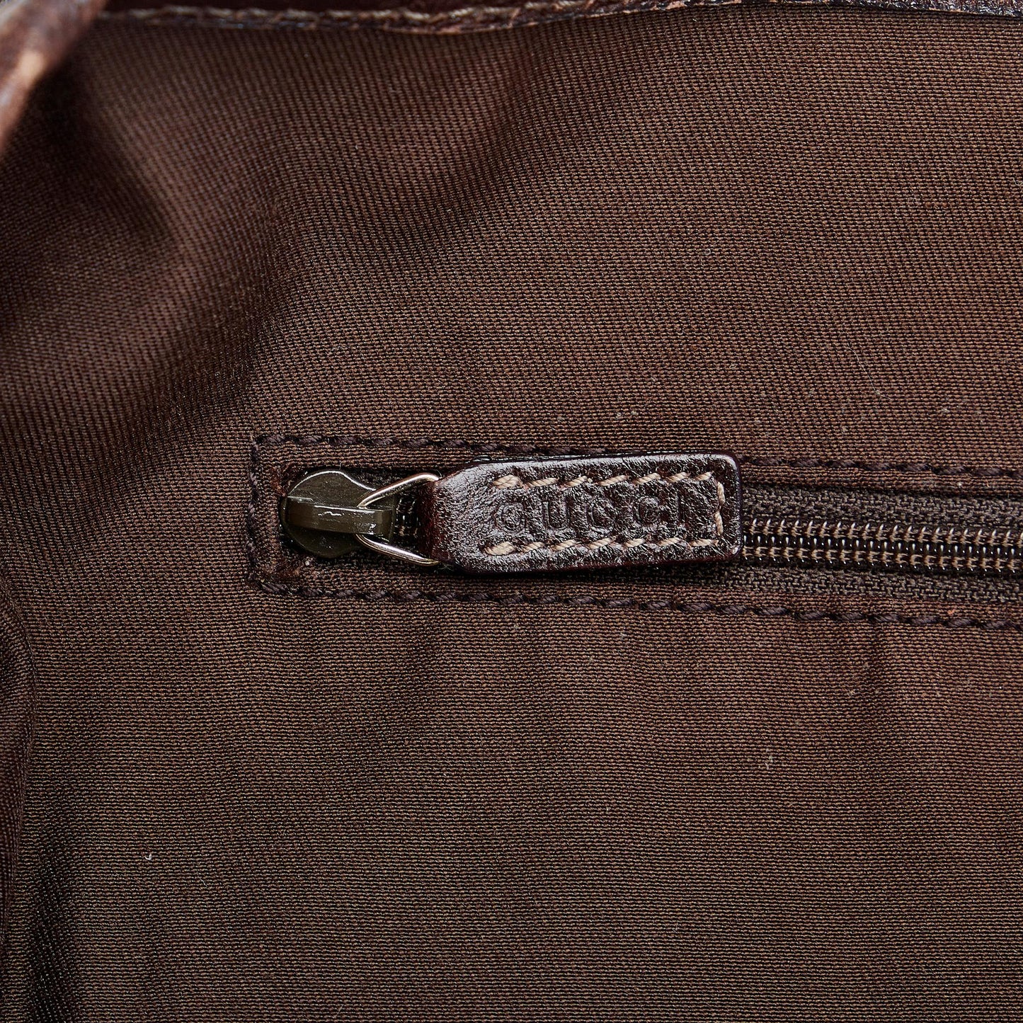 Gucci GG Canvas Pelham Shoulder Bag (SHG-oLGWDu)