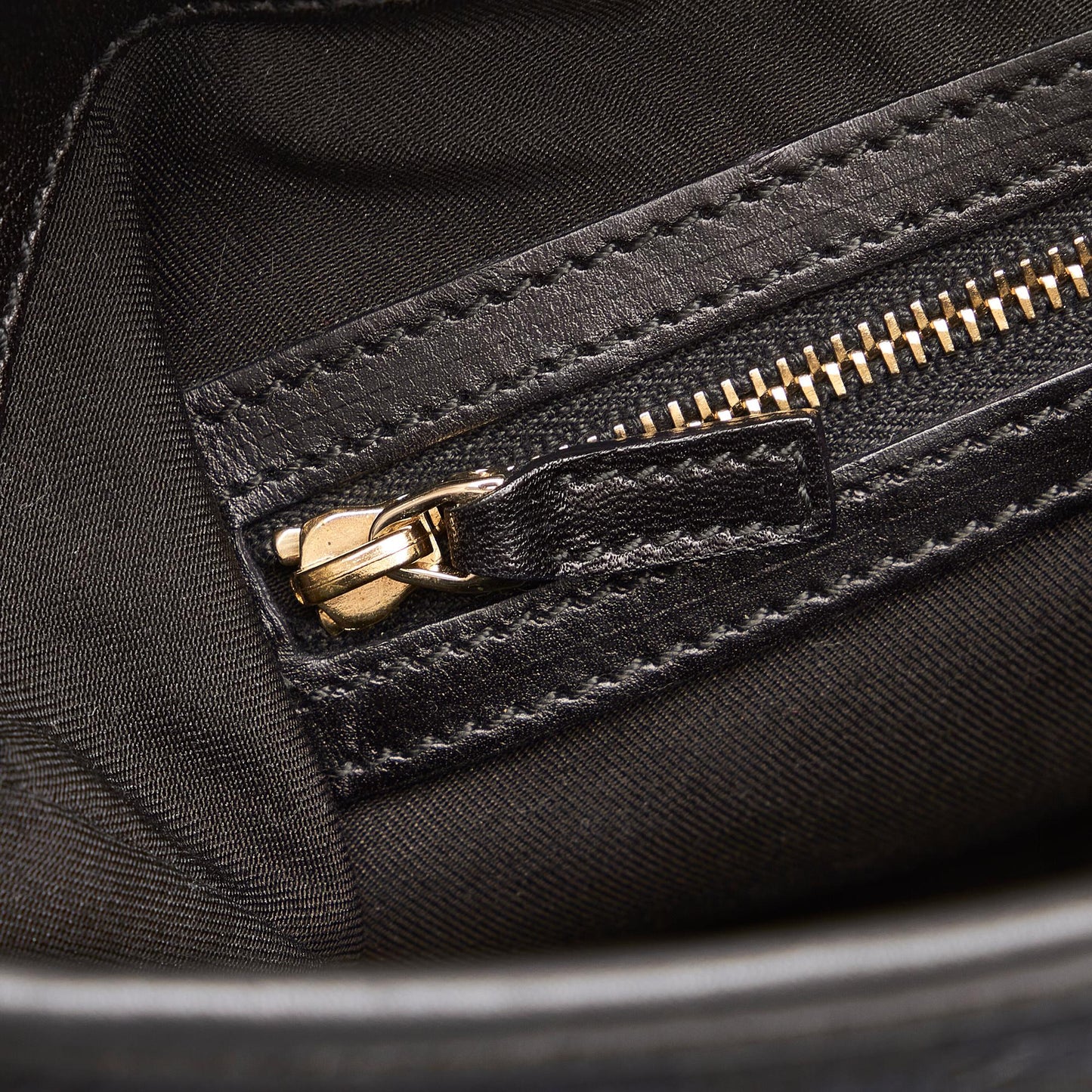 Gucci GG Canvas Punch Shoulder Bag (SHG-bcYNIO)