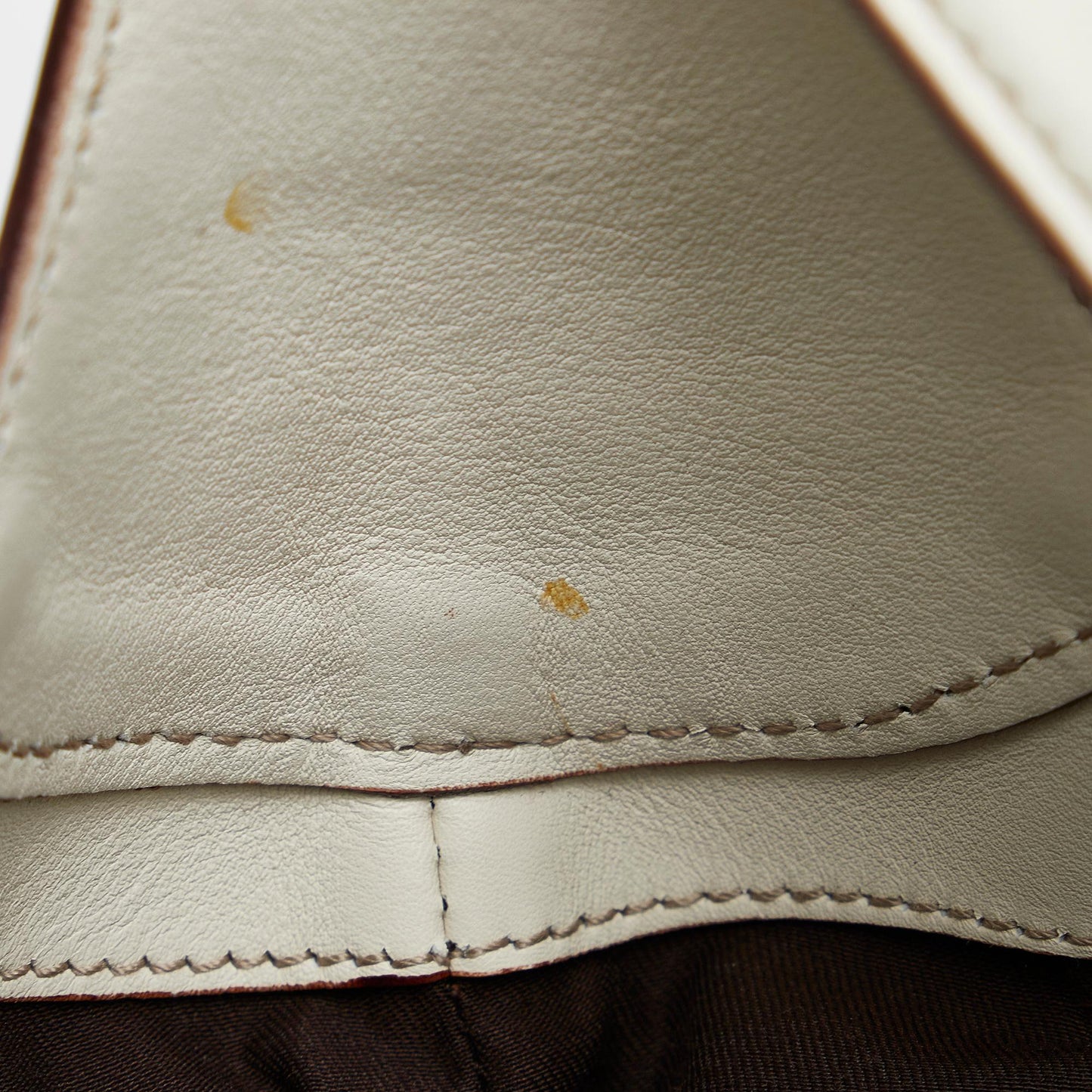 Gucci GG Canvas Punch Shoulder Bag (SHG-1mCEKQ)