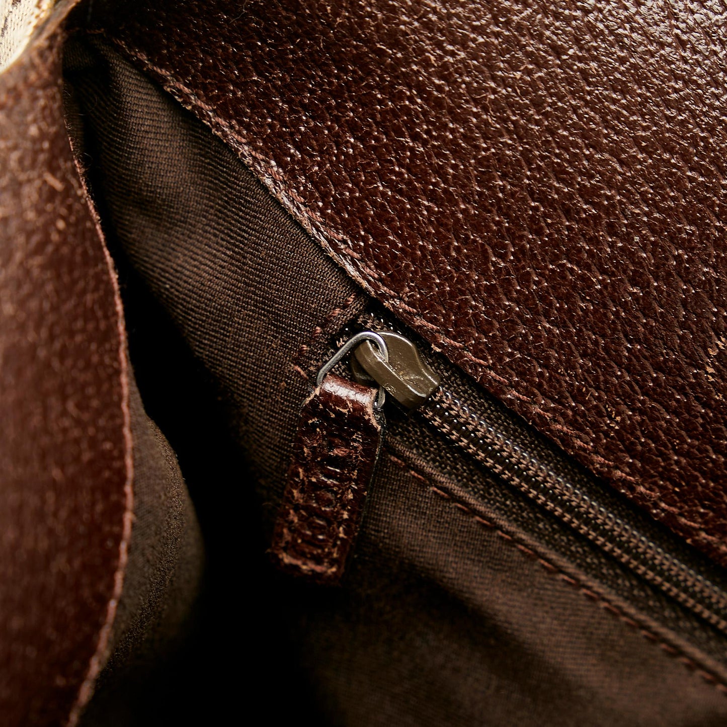 Gucci GG Canvas Shoulder Bag (SHG-E2QvCZ)