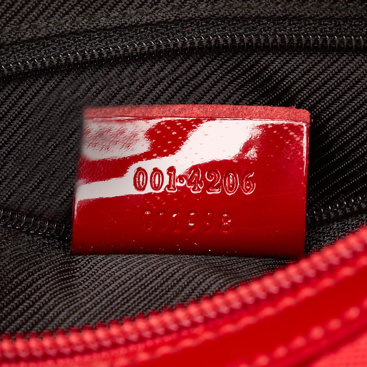 Gucci GG Canvas Shoulder Bag (SHG-EHhUj6)