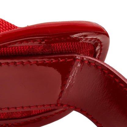 Gucci GG Canvas Shoulder Bag (SHG-EHhUj6)