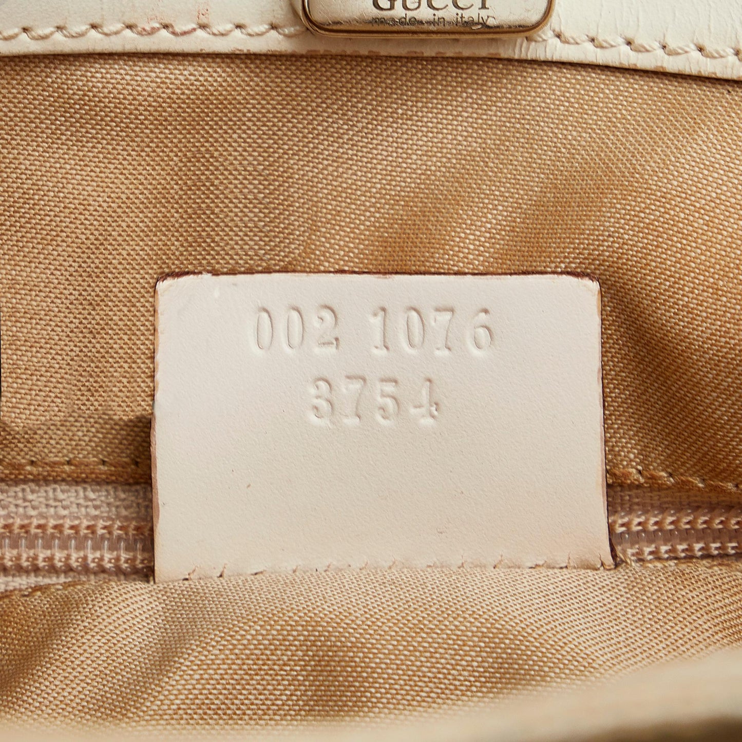 Gucci GG Canvas Shoulder Bag (SHG-iWqhNt)