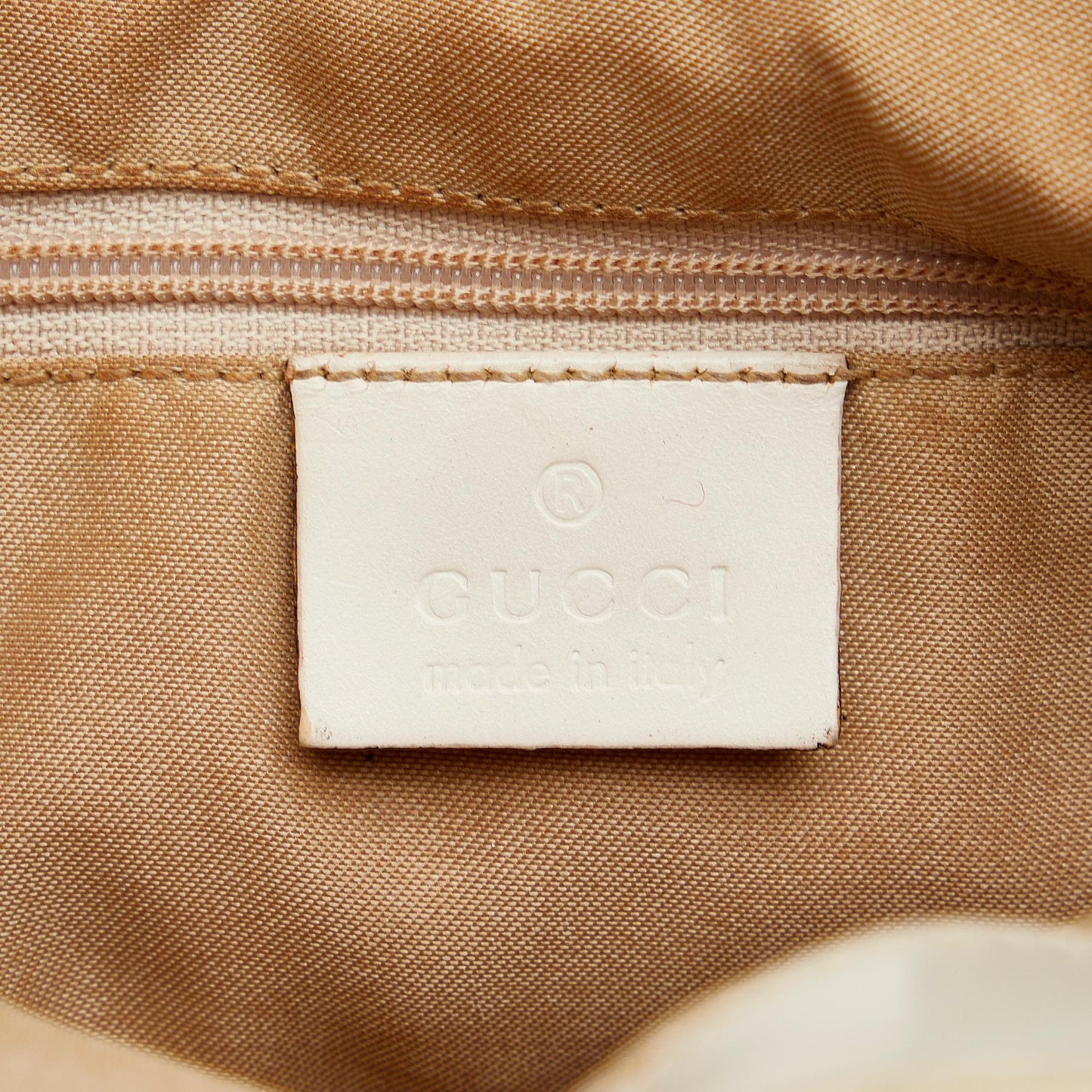 Gucci GG Canvas Shoulder Bag (SHG-iWqhNt)