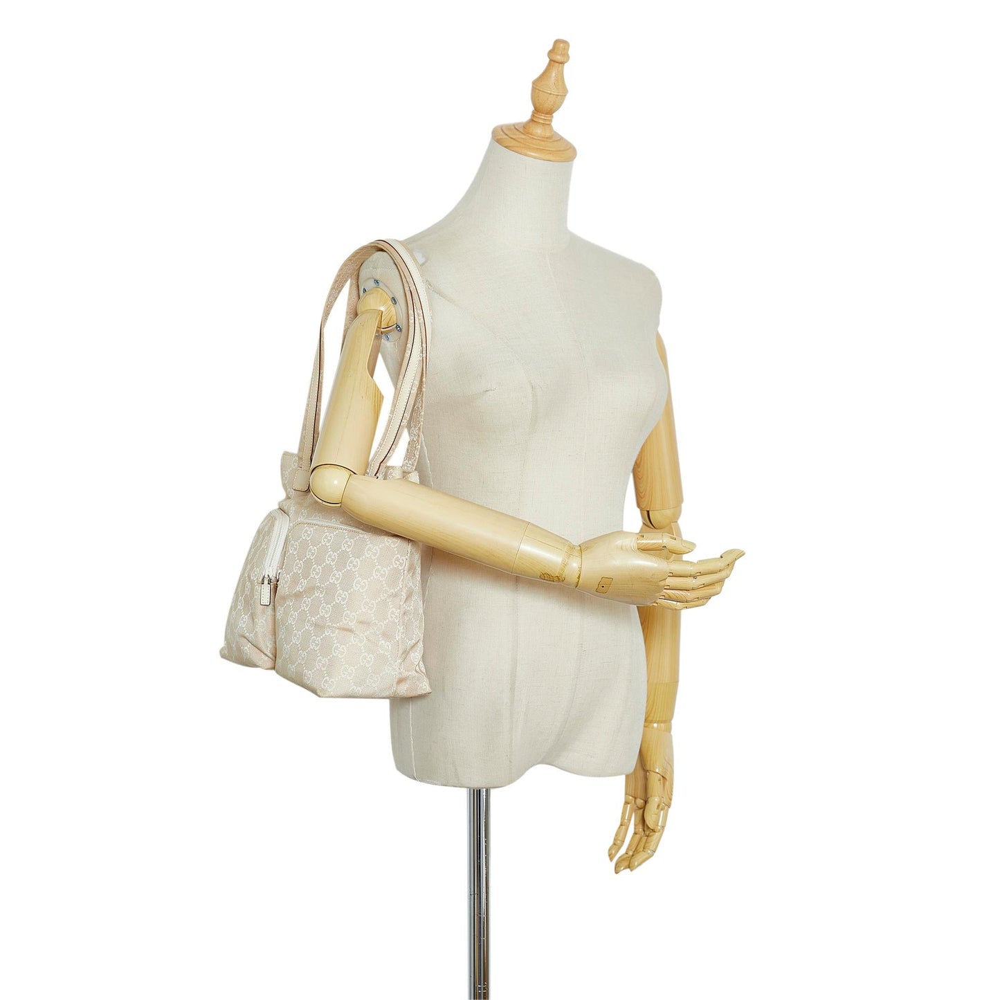 Gucci GG Canvas Shoulder Bag (SHG-iWqhNt)