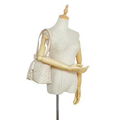 Gucci GG Canvas Shoulder Bag (SHG-iWqhNt)