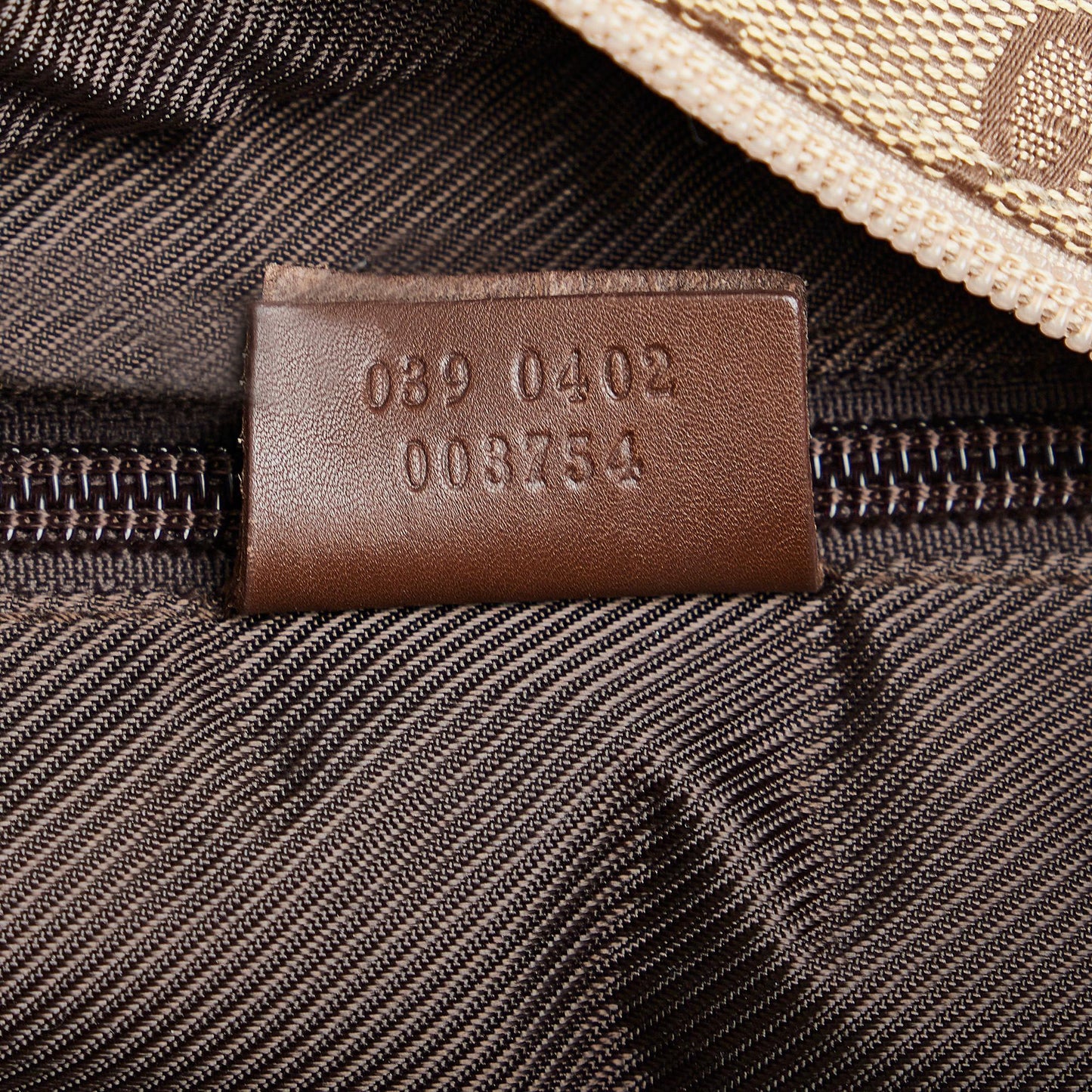 Gucci GG Canvas Shoulder Bag (SHG-XOt55K)