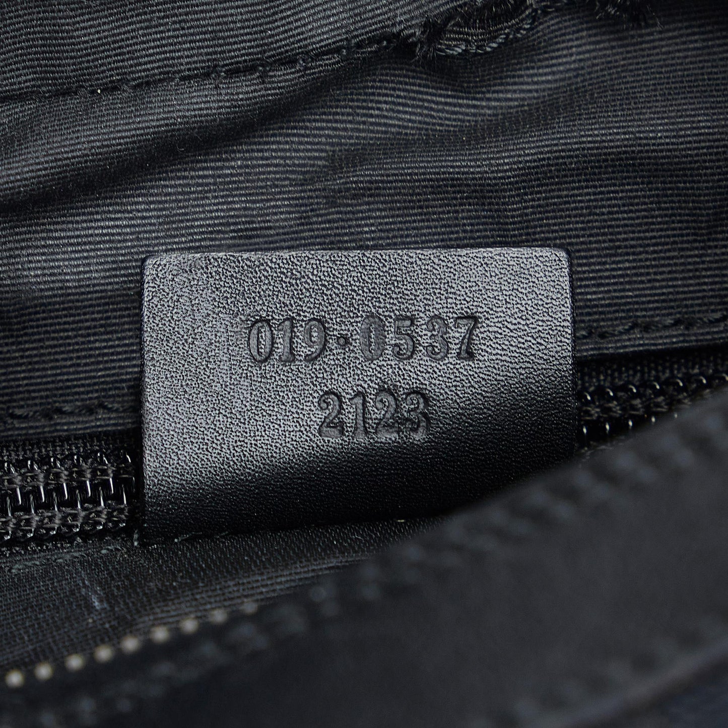 Gucci GG Canvas Shoulder Bag (SHG-gIZABz)