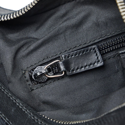 Gucci GG Canvas Shoulder Bag (SHG-gIZABz)