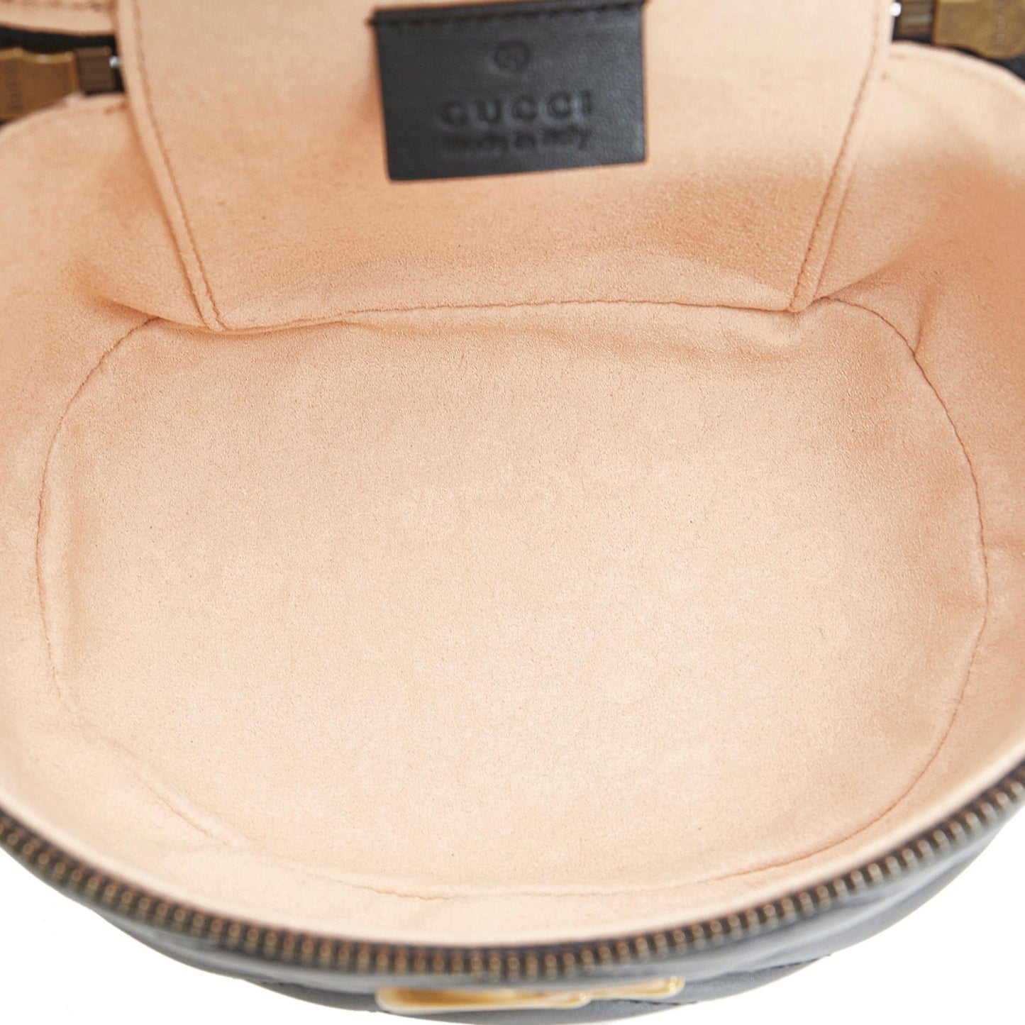 Gucci GG Marmont Round Backpack (SHG-IpUEXE)