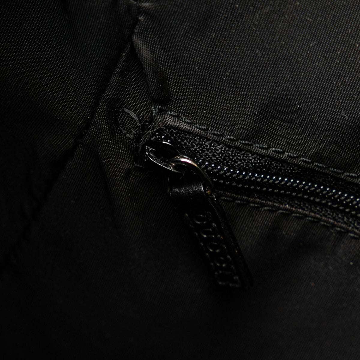 Gucci GG Nylon Shoulder Bag (SHG-pSPER4)