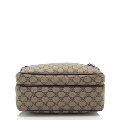 Gucci GG Supreme Classic Small Camera Bag (SHF-fqjHTG)