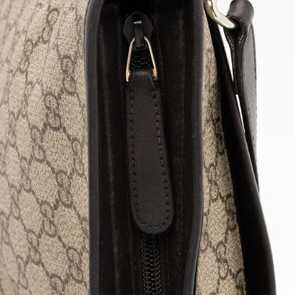 Gucci GG Supreme Classic Flat Medium Messenger (SHF-YZjiF7)