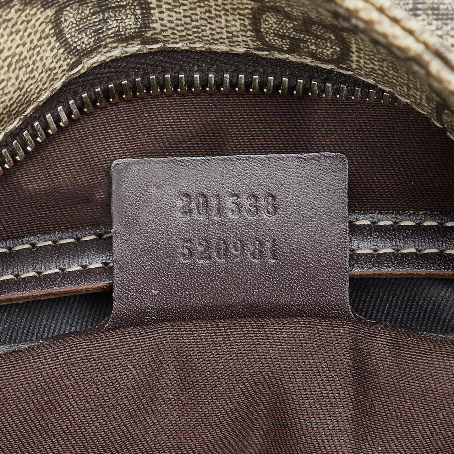 Gucci GG Supreme Crossbody Bag (SHG-EGyLZ2)