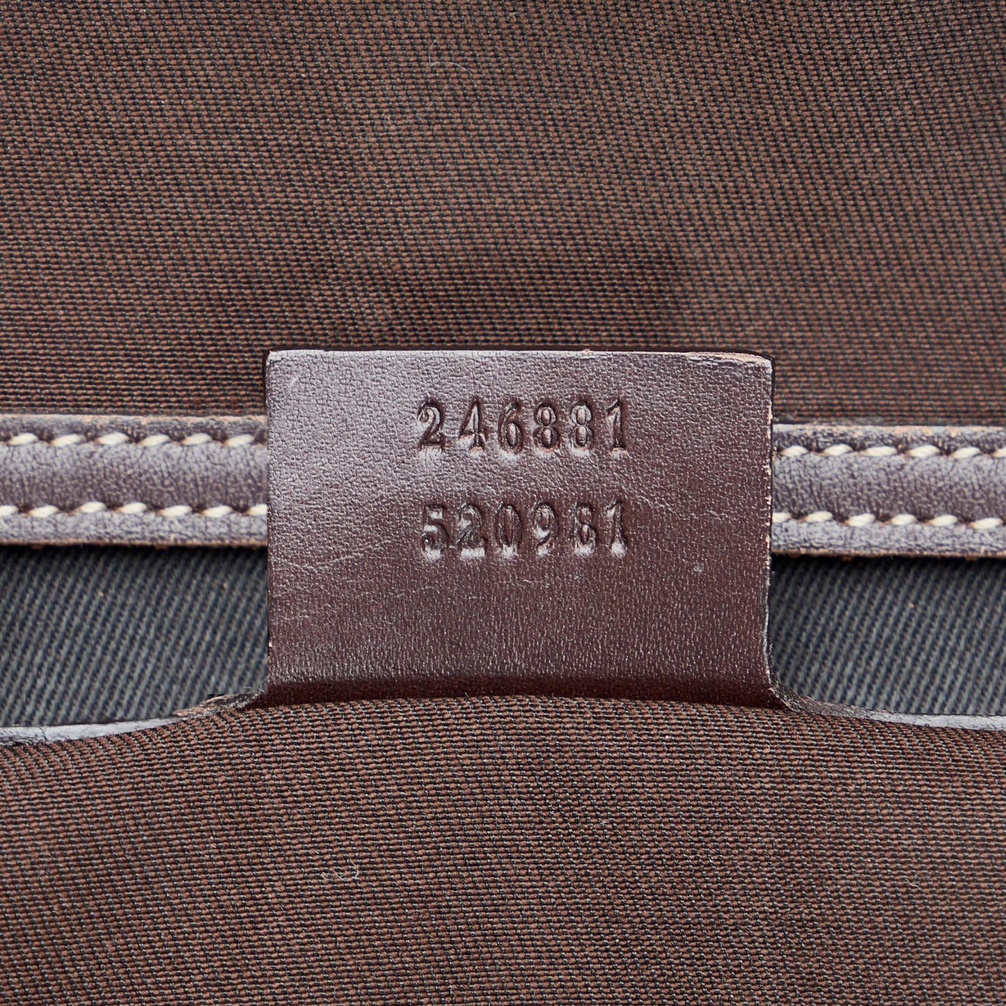 Gucci GG Supreme Crossbody Bag (SHG-lYuseq)