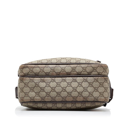 Gucci GG Supreme Crossbody Bag (SHG-c3Wr8A)