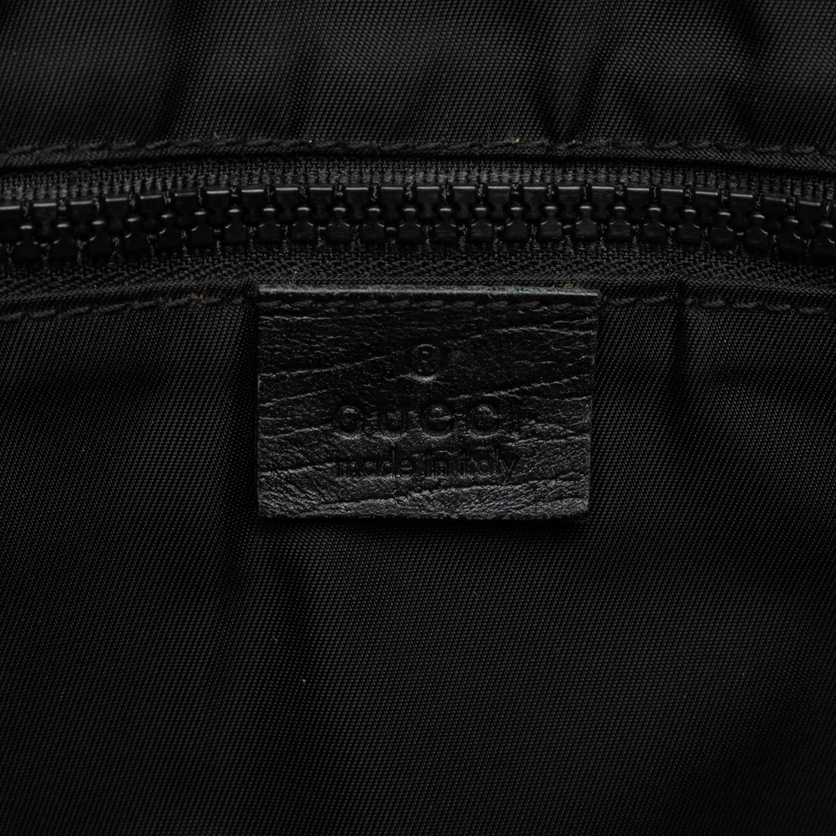 Gucci GG Supreme Crossbody Bag (SHG-KnViiJ)