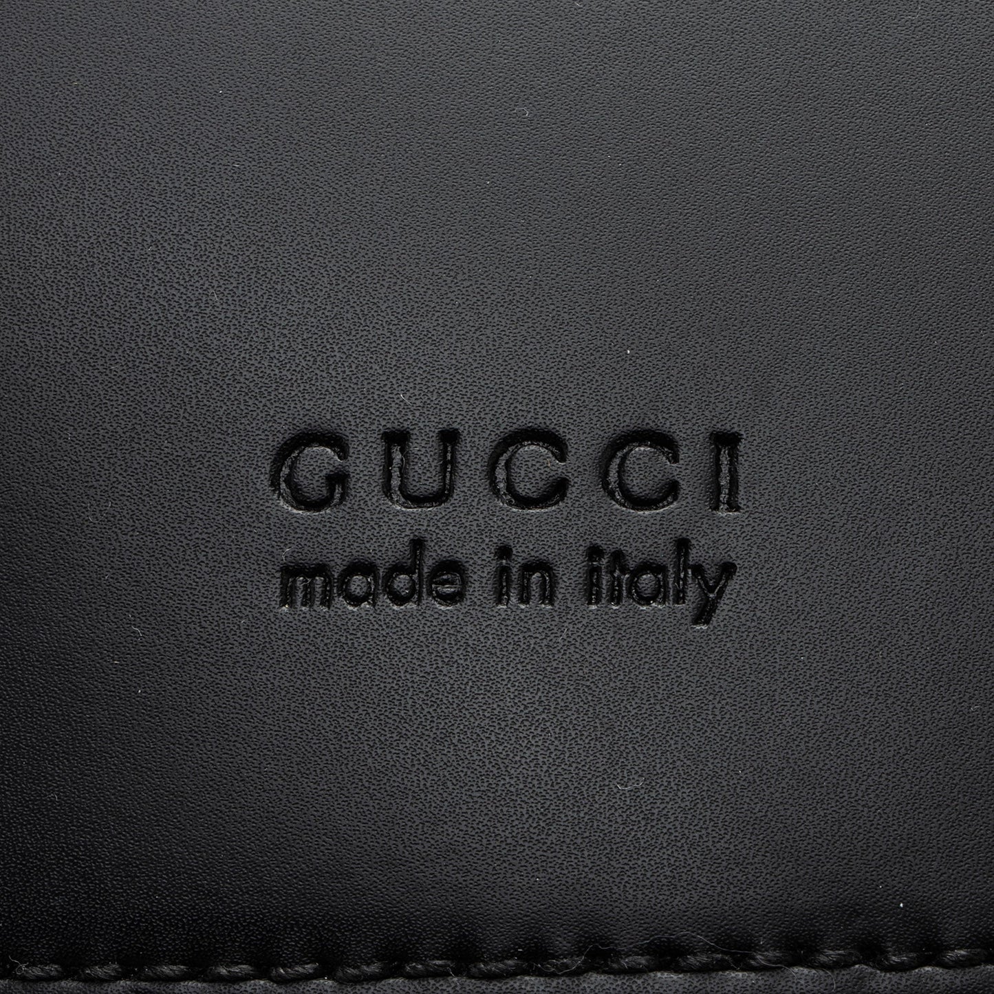 Gucci GG Supreme Medium Flap Backpack (SHF-FgH5FO)