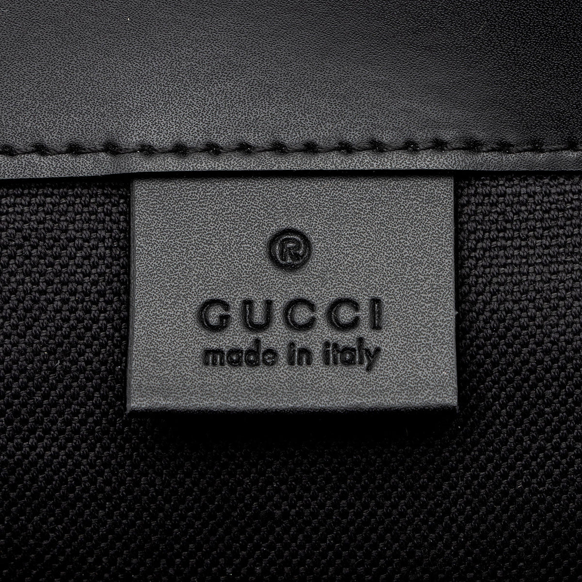 Gucci GG Supreme Medium Flap Backpack (SHF-NNj9Jx)