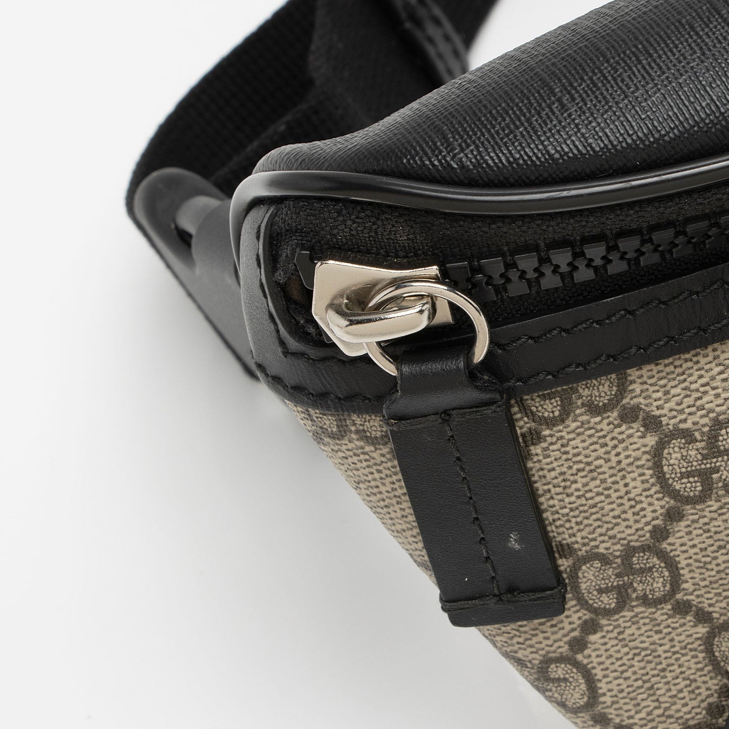 Gucci GG Supreme Belt Bag (SHF-nmMh6p)