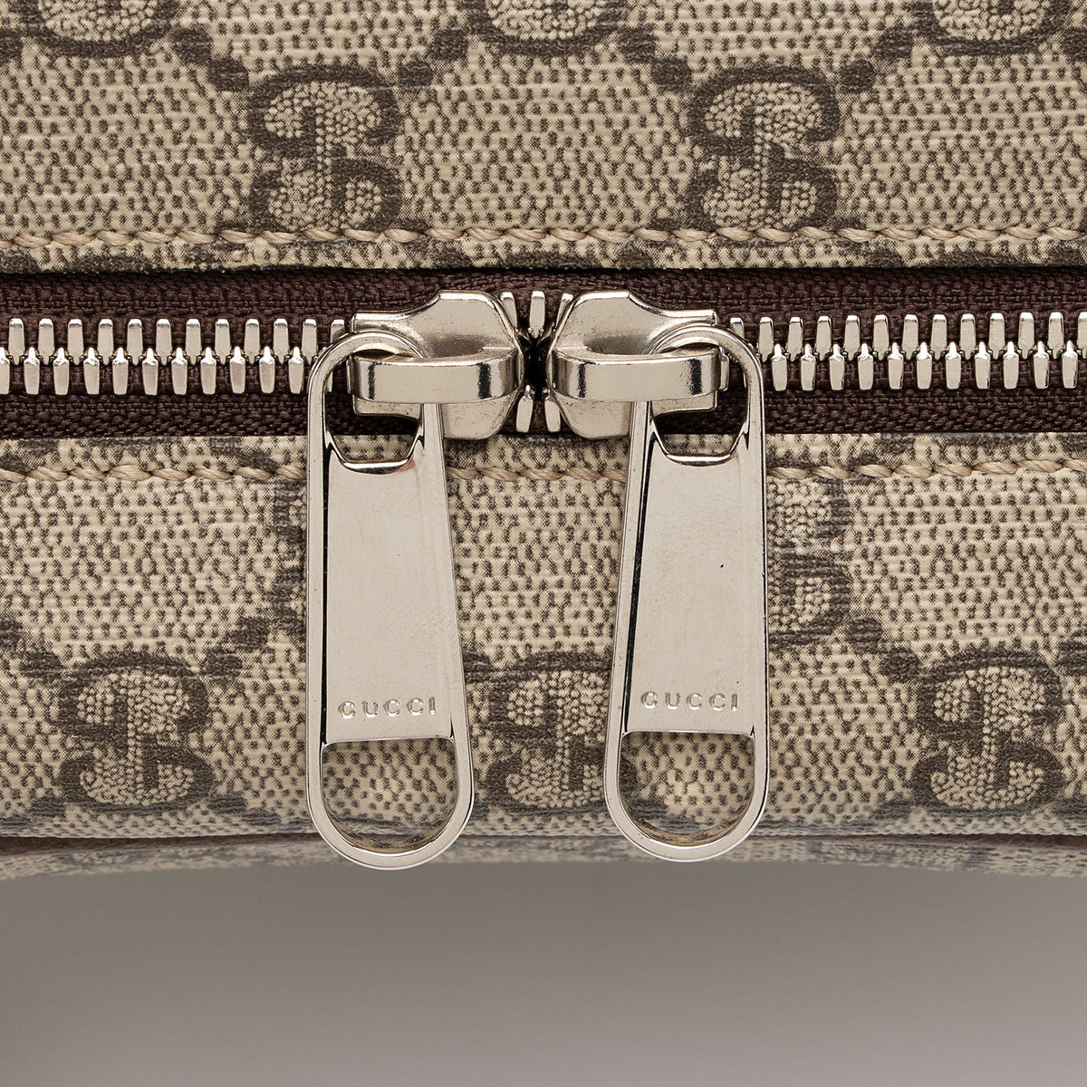 Gucci GG Supreme Square Messenger (SHF-JAMrY6)