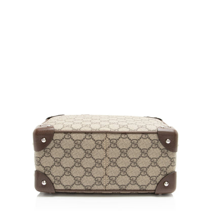 Gucci GG Supreme Square Shoulder Bag (SHF-FRVhxl)