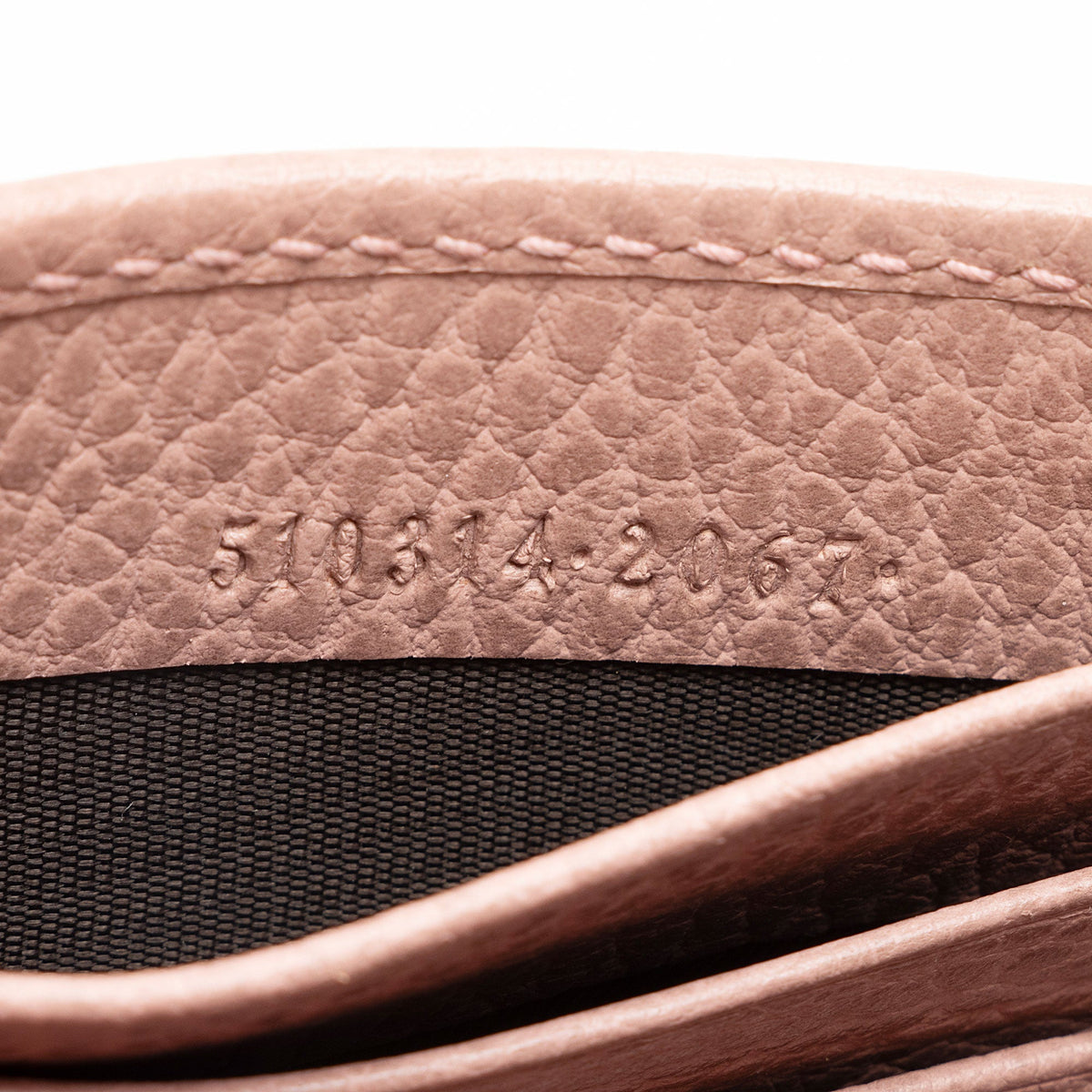 Gucci Leather Interlocking G Chain Wallet (SHF-ynDxvx)