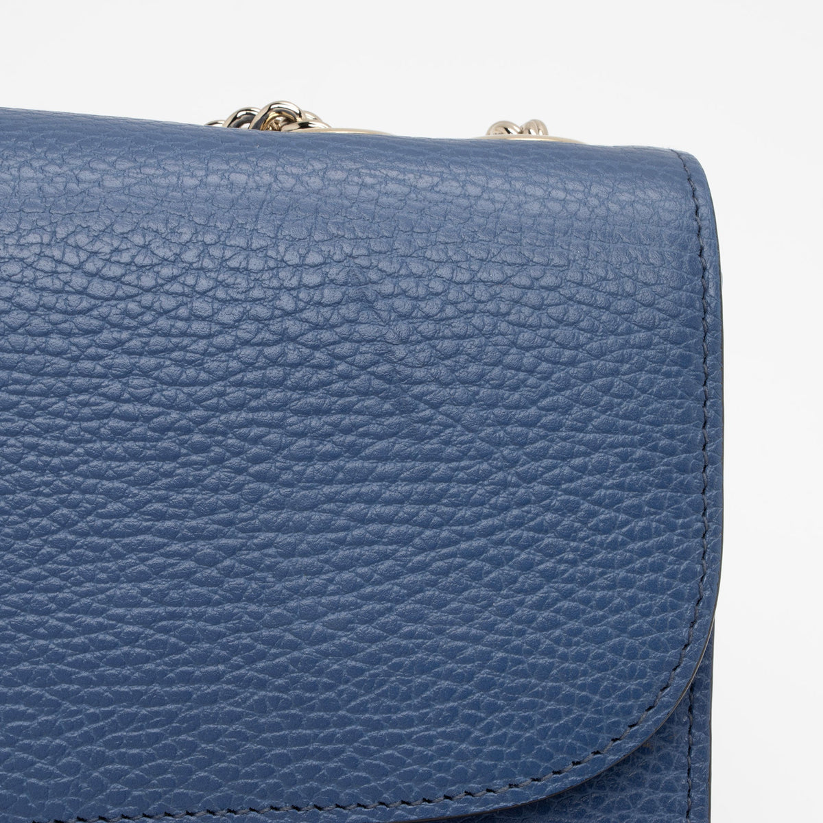 Gucci Leather Interlocking G Medium Shoulder Bag (SHF-zDeXwf)