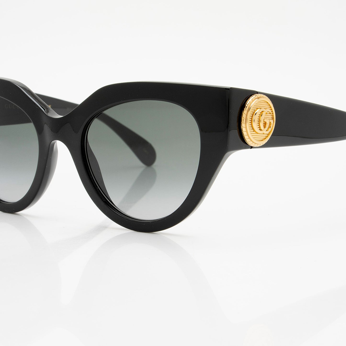 Gucci Interlocking G Medallion Cateye Sunglasses