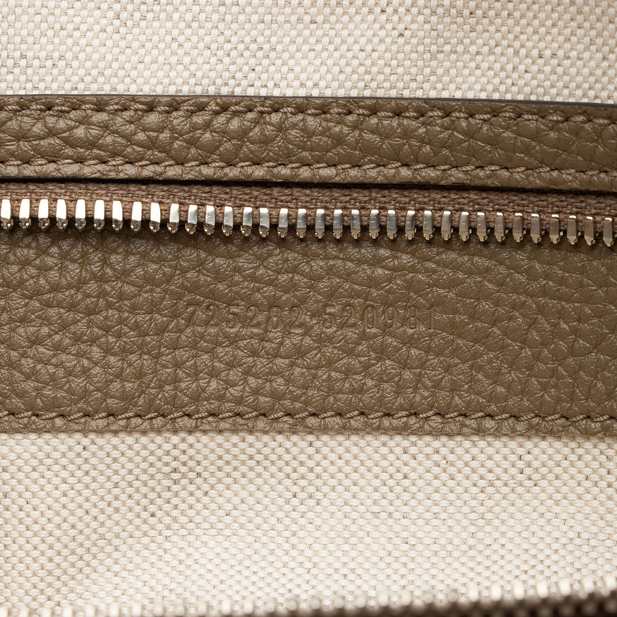 Gucci Jumbo GG Leather Small Duffle Bag (SHF-sZdAaV)