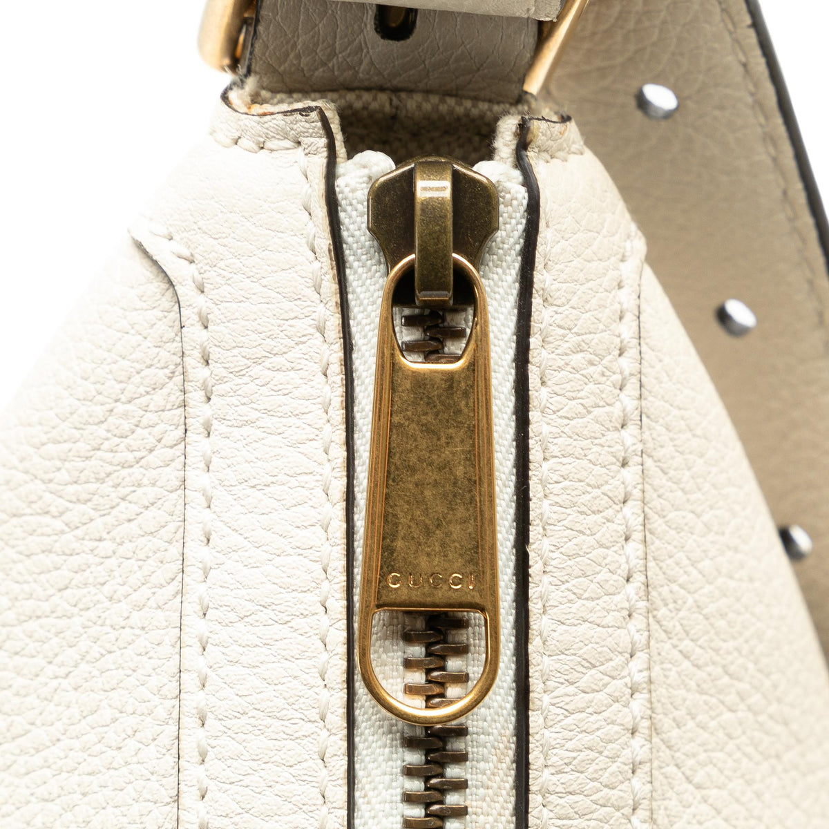 Gucci Leather Gucci Logo Half Moon (SHG-9LT2Mn)