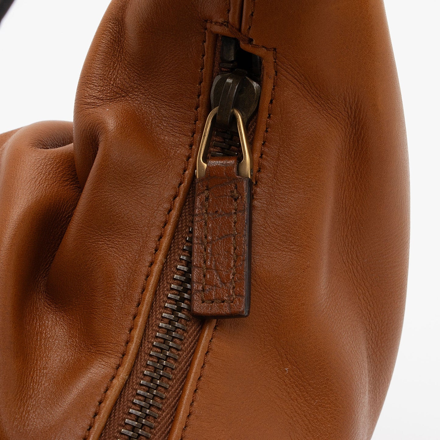 Gucci Leather Horsebit Medium Hobo (SHF-WR9LR9)