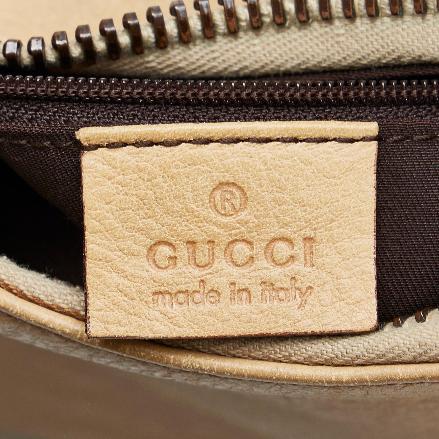 Gucci Leather Shoulder Bag (SHG-pf18Rk)