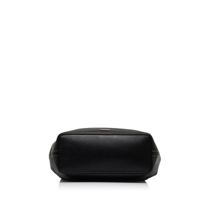 Gucci Leather Shoulder Bag (SHG-BBTMv6)