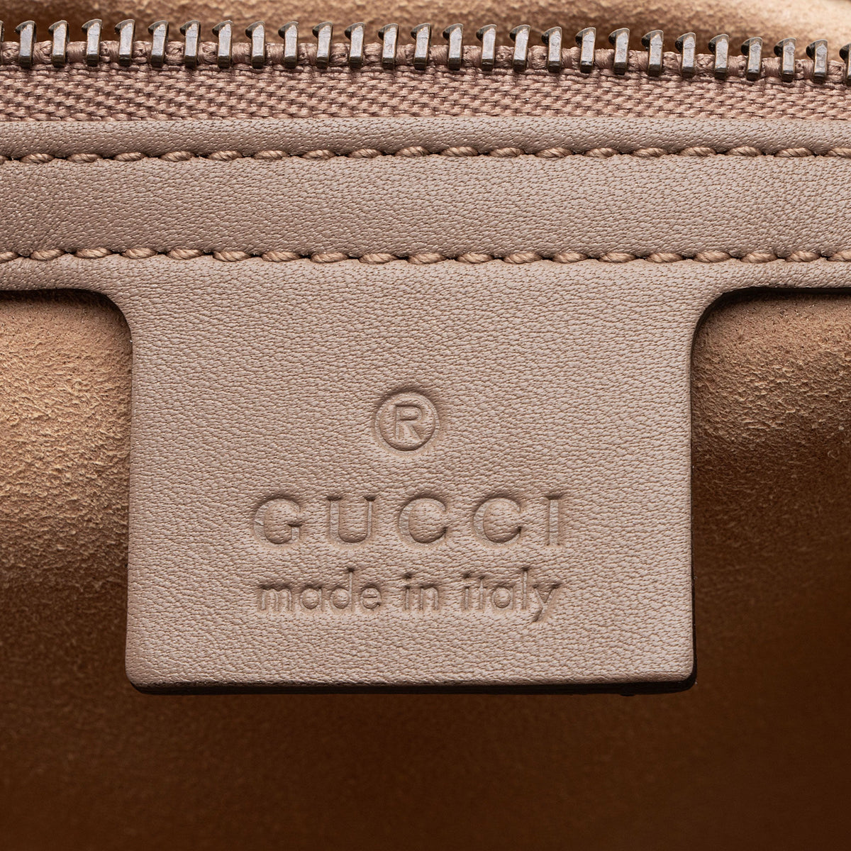 Gucci Matelasse Leather GG Marmont Medium Flap Shoulder Bag (SHF-EZthFS)
